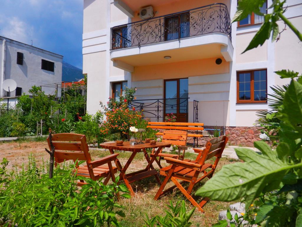 Guest House Villa Leonardo Herceg Novi Exterior photo